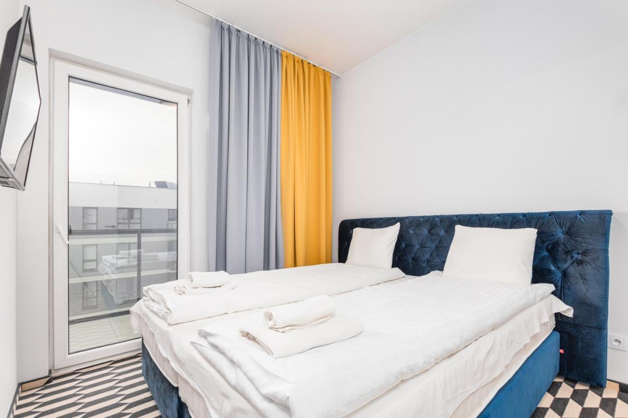 Prymasa Tysiaclecia 83A C - D By Homeprime Warsaw Exterior photo